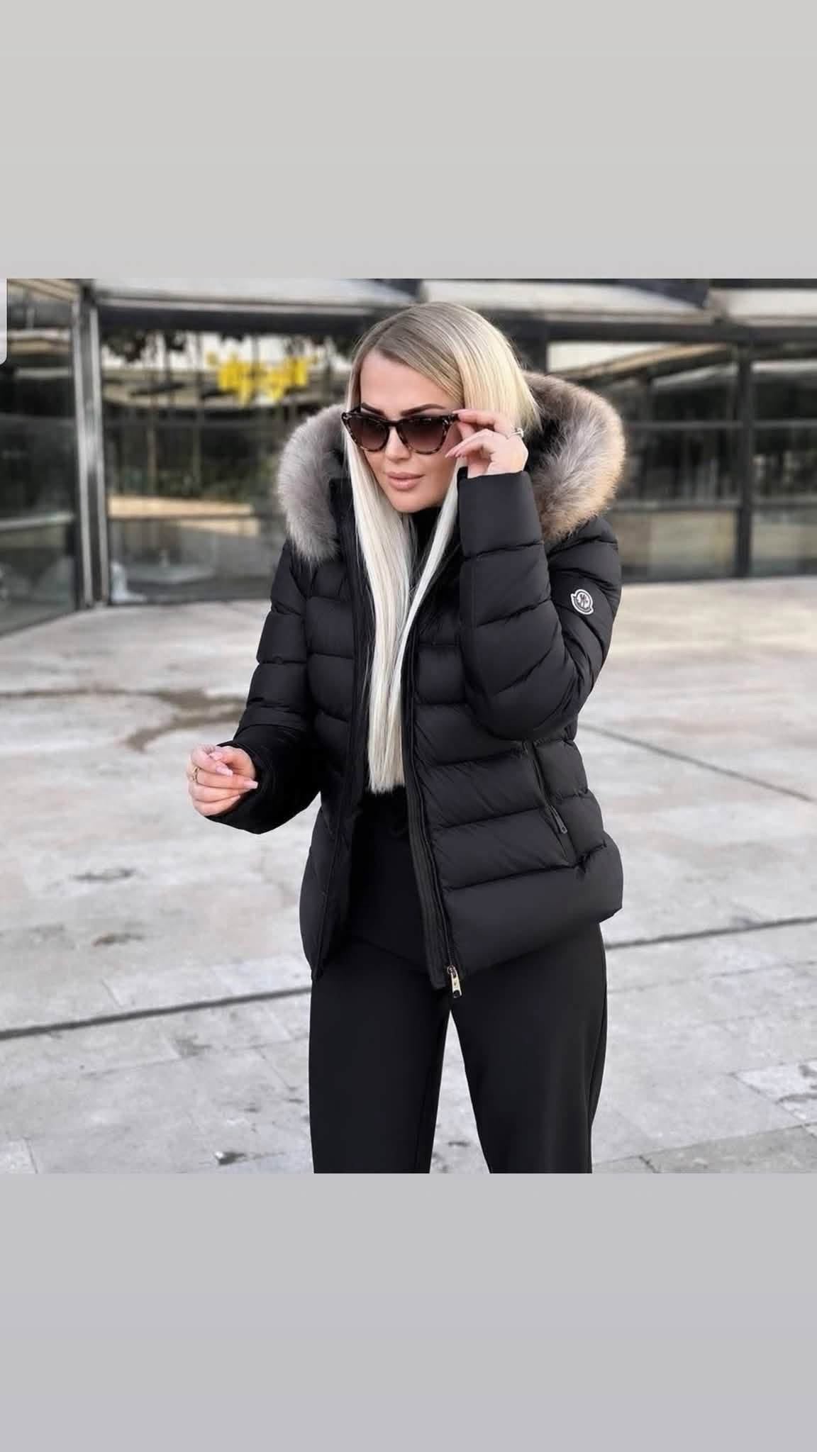 Geaca Moncler Negru.